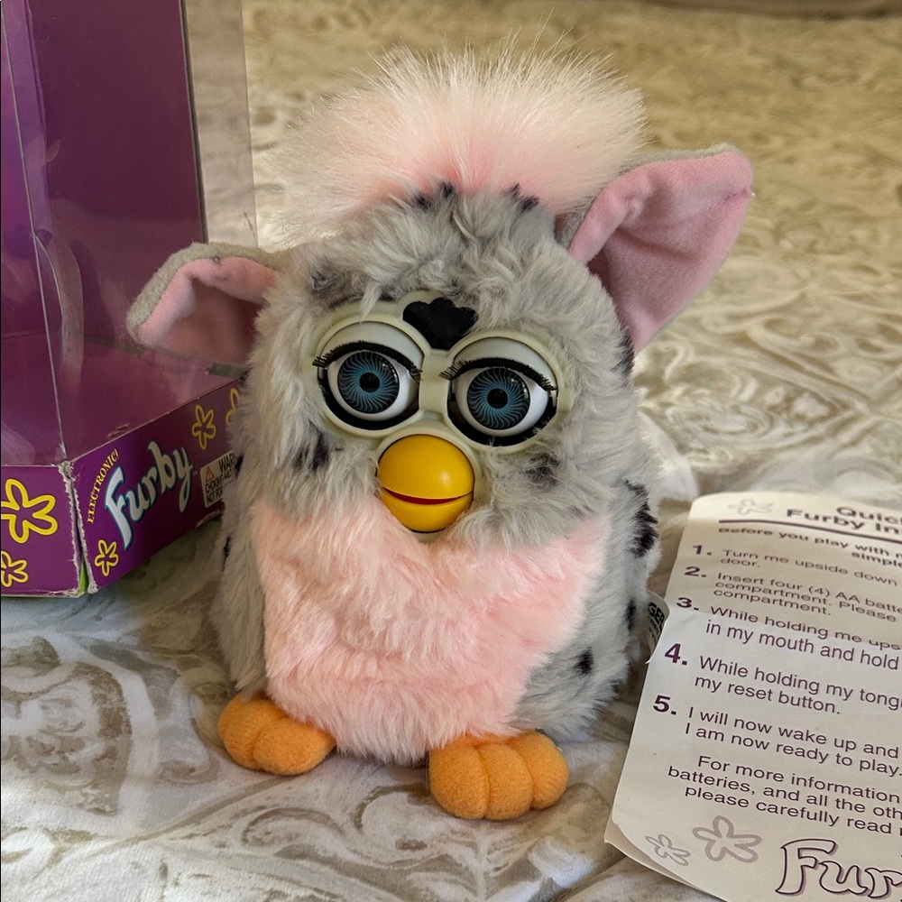 Furby 1998 Interactive Pet Toy - Pink Belly w/ box and instructions